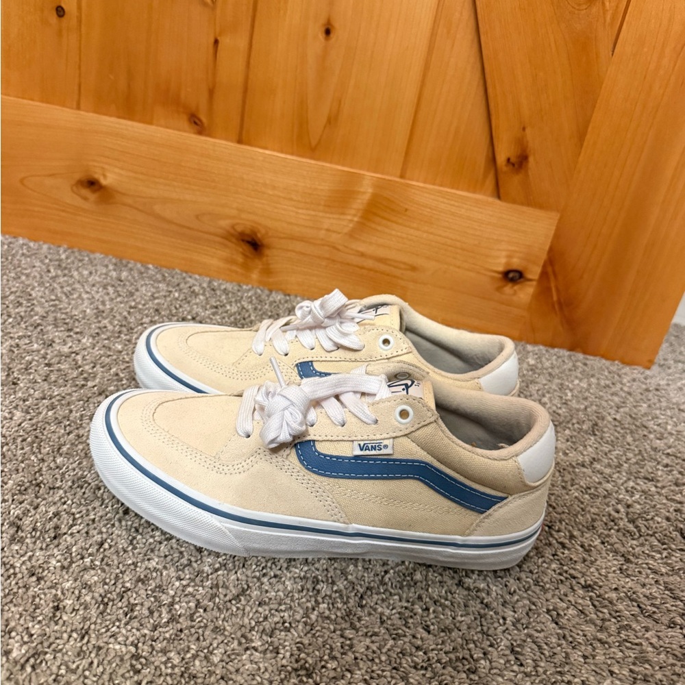 Vans Men Tan and Blue Sneakers